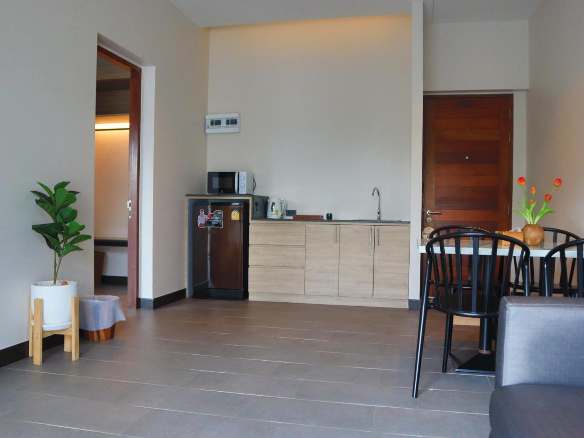 Toledo Pool Villa Накхон Си Тамарат Екстериор снимка