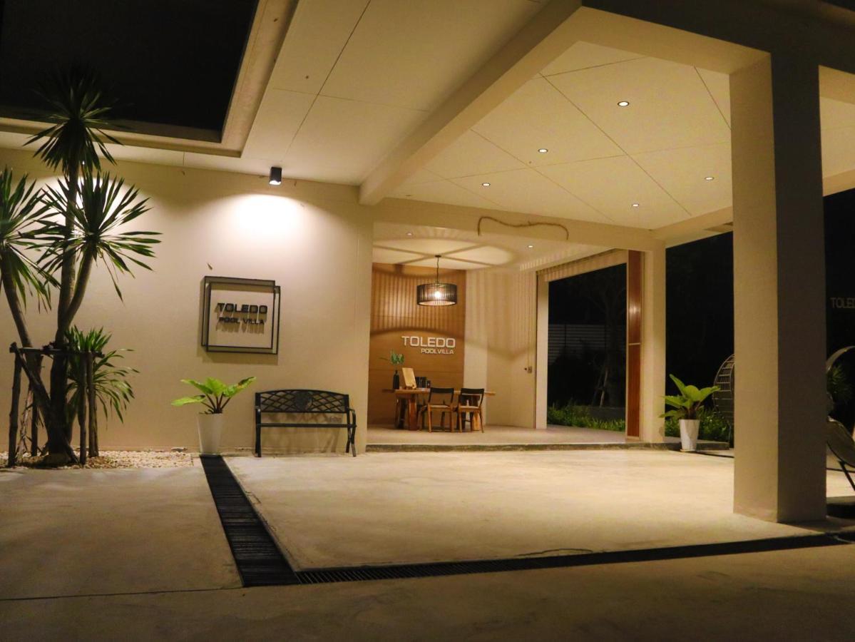 Toledo Pool Villa Накхон Си Тамарат Екстериор снимка
